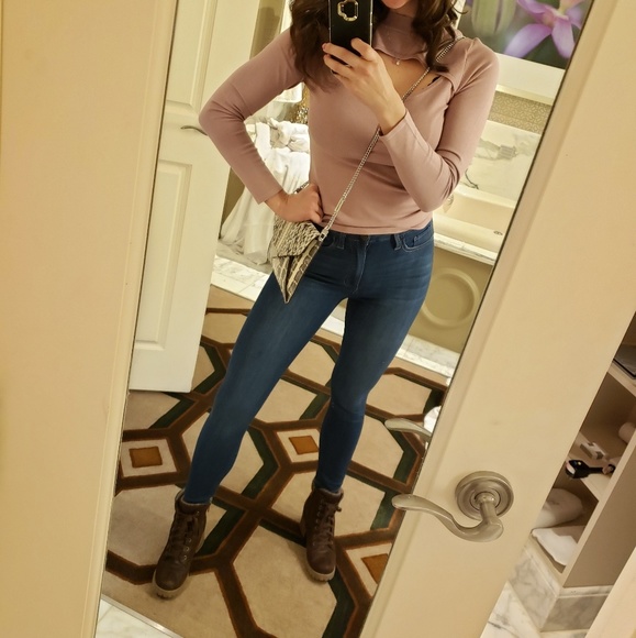 GUESS Sweater - Picture 5 of 5